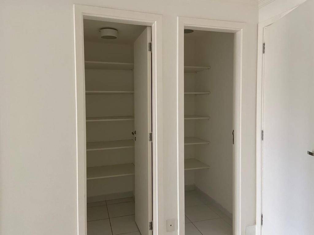 Apartamento para alugar com 4 quartos, 236m² - Foto 12