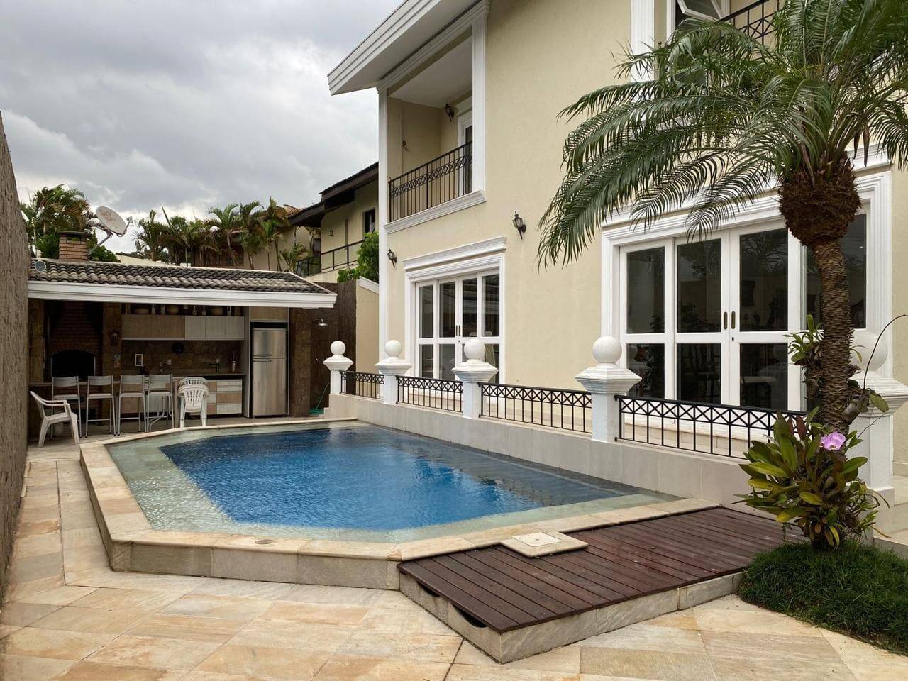 Casa à venda e aluguel com 4 quartos, 560m² - Foto 7