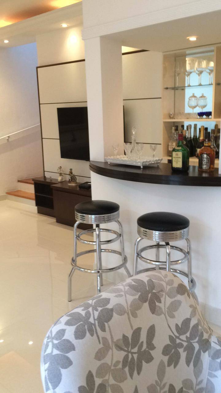 Casa à venda e aluguel com 4 quartos, 400m² - Foto 7