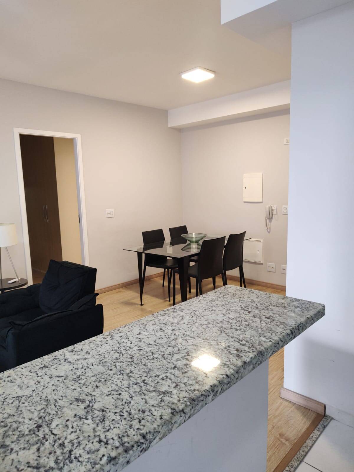 Apartamento para alugar com 1 quarto, 50m² - Foto 2