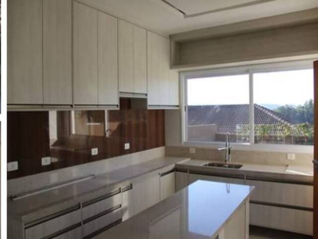 #998 - Casa para Venda em Santana de Parnaíba - SP