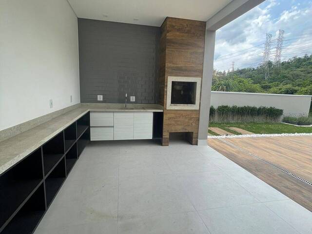 Casa para Venda em Santana de Parnaíba - 3