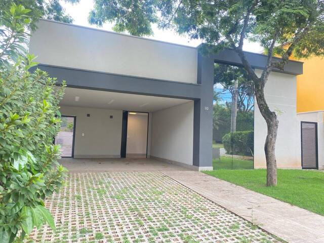 #3942 - Casa para Venda em Santana de Parnaíba - SP - 1