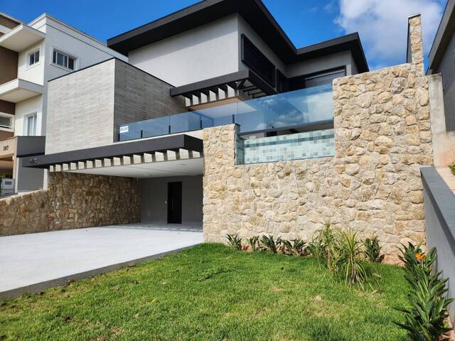 Casa para Venda em Santana de Parnaíba - 1