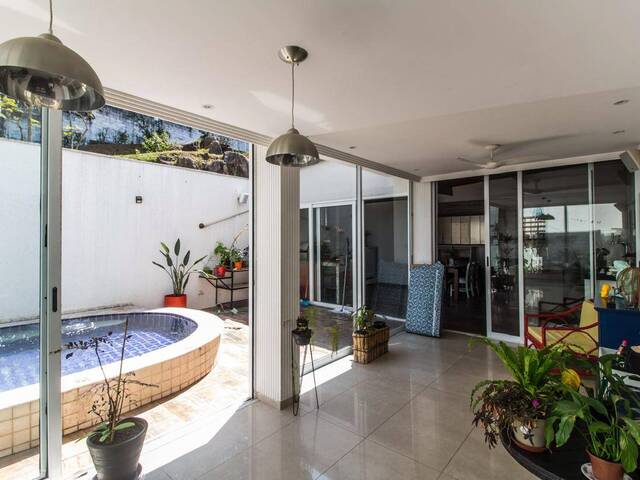 Casa para Venda em Santana de Parnaíba - 5