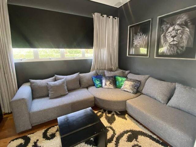 Casa para Venda em Santana de Parnaíba - 2