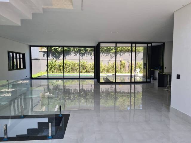 #4529 - Casa para Venda em Santana de Parnaíba - SP