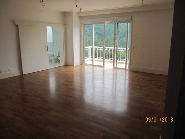 #4577 - Casa para Locação em Santana de Parnaíba - SP