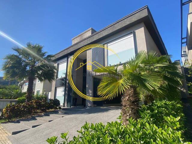 #4835 - Casa para Venda em Santana de Parnaíba - SP