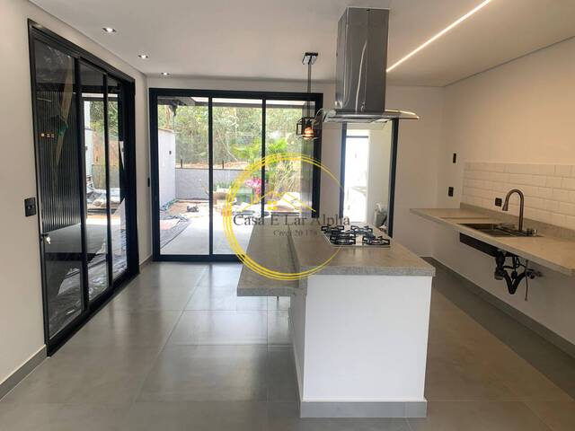 #4840 - Casa para Venda em Santana de Parnaíba - SP