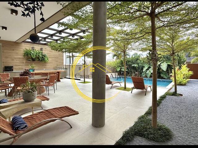 Casa para Venda em Santana de Parnaíba - 2