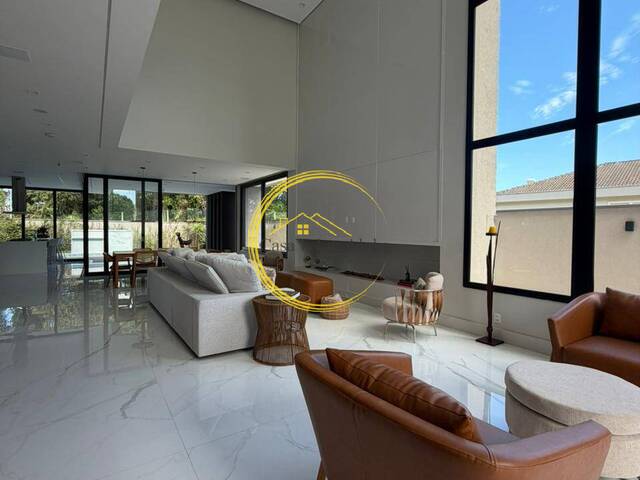 #4882 - Casa para Venda em Santana de Parnaíba - SP