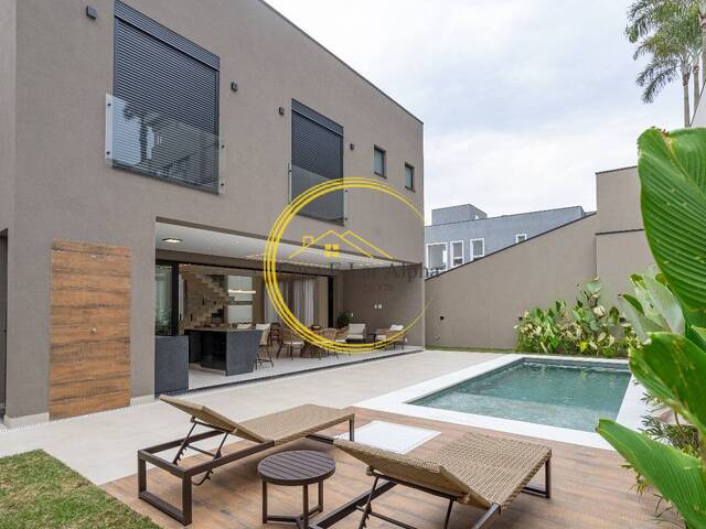 #4883 - Casa para Venda em Santana de Parnaíba - SP