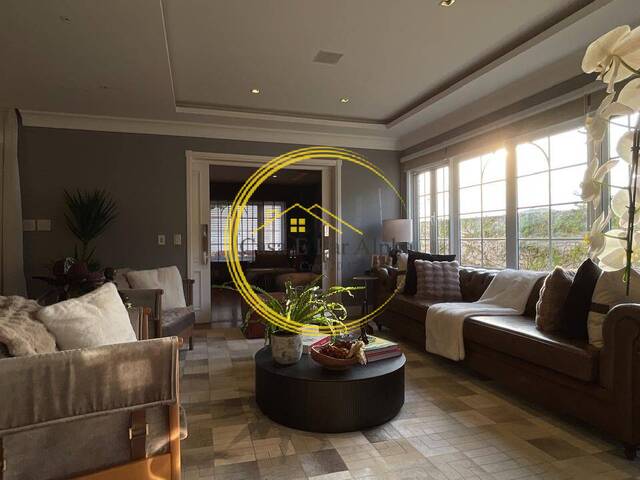 #4884 - Casa para Venda em Santana de Parnaíba - SP