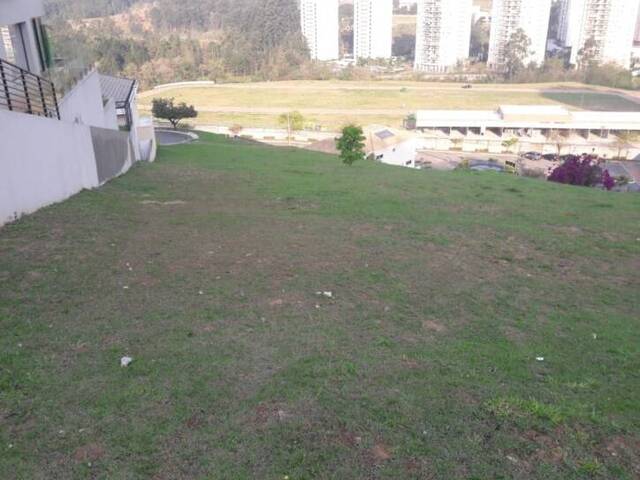 Terreno para Venda em Santana de Parnaíba - 2