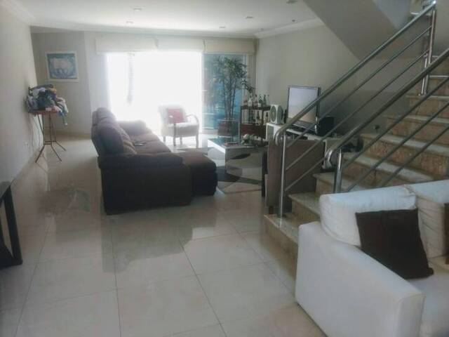 Casa para Venda em Santana de Parnaíba - 2