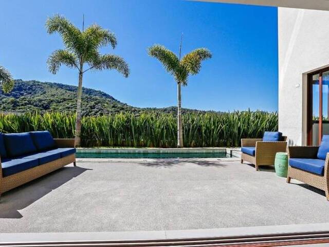 Casa para Venda em Santana de Parnaíba - 3