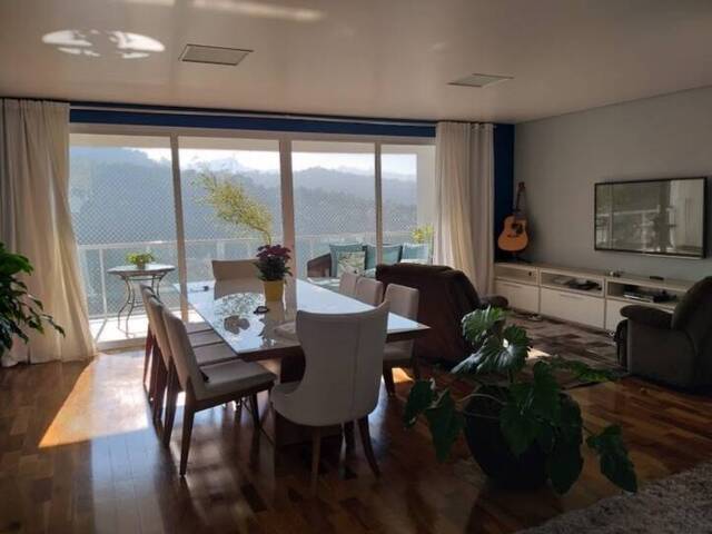 Casa para Venda em Santana de Parnaíba - 3