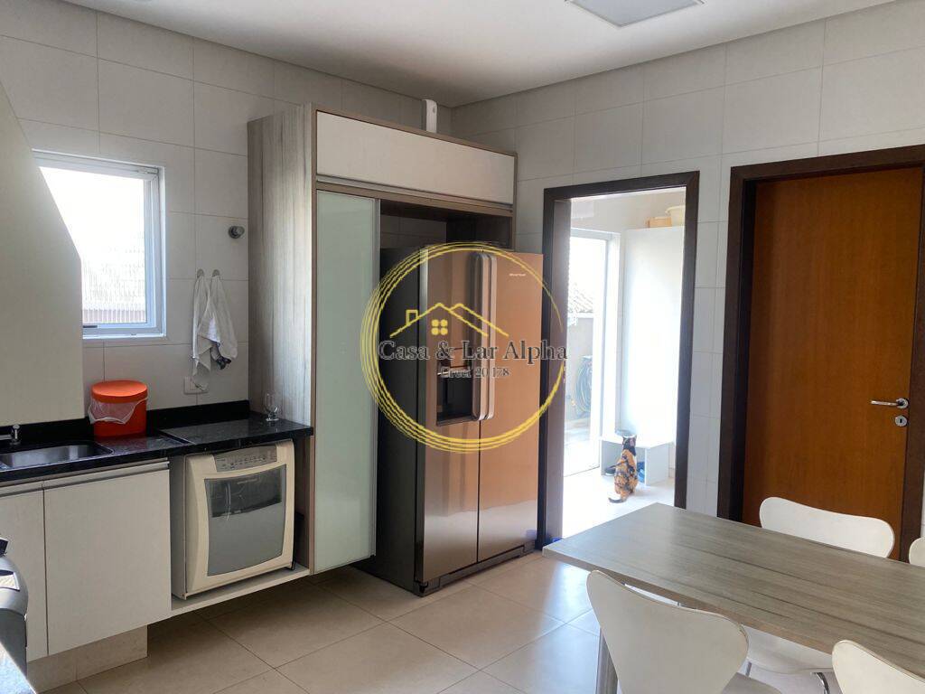 Casa, 4 quartos, 270 m² - Foto 8