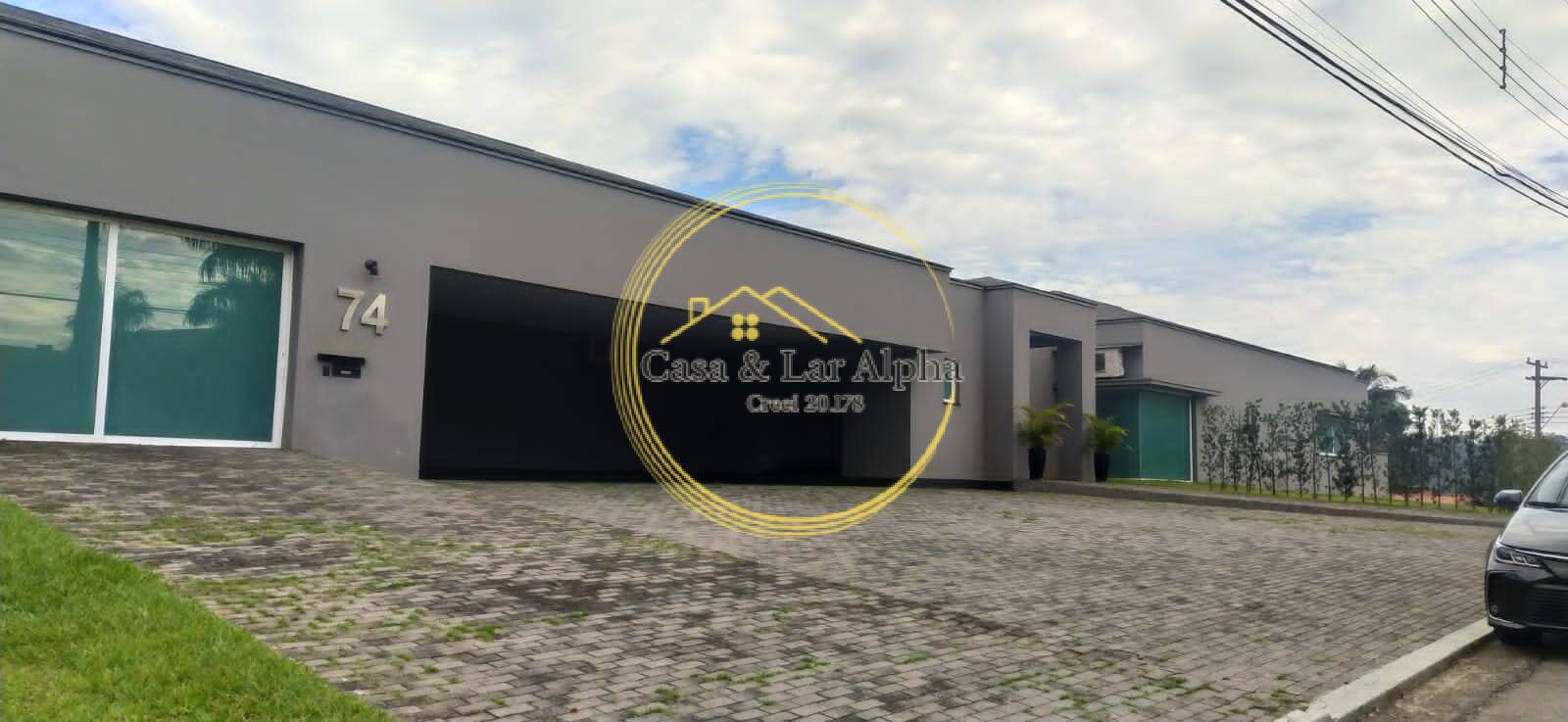 Casa para alugar com 4 quartos, 1500m² - Foto 1