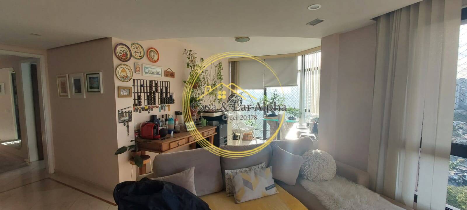 Apartamento para alugar com 3 quartos, 160m² - Foto 2
