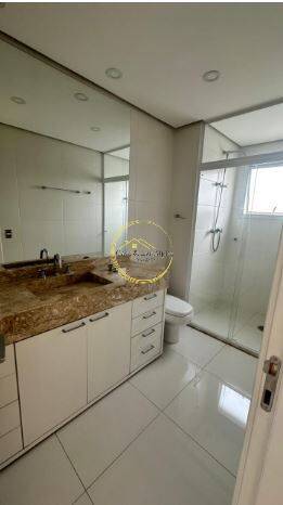 Apartamento para alugar com 3 quartos, 176m² - Foto 15