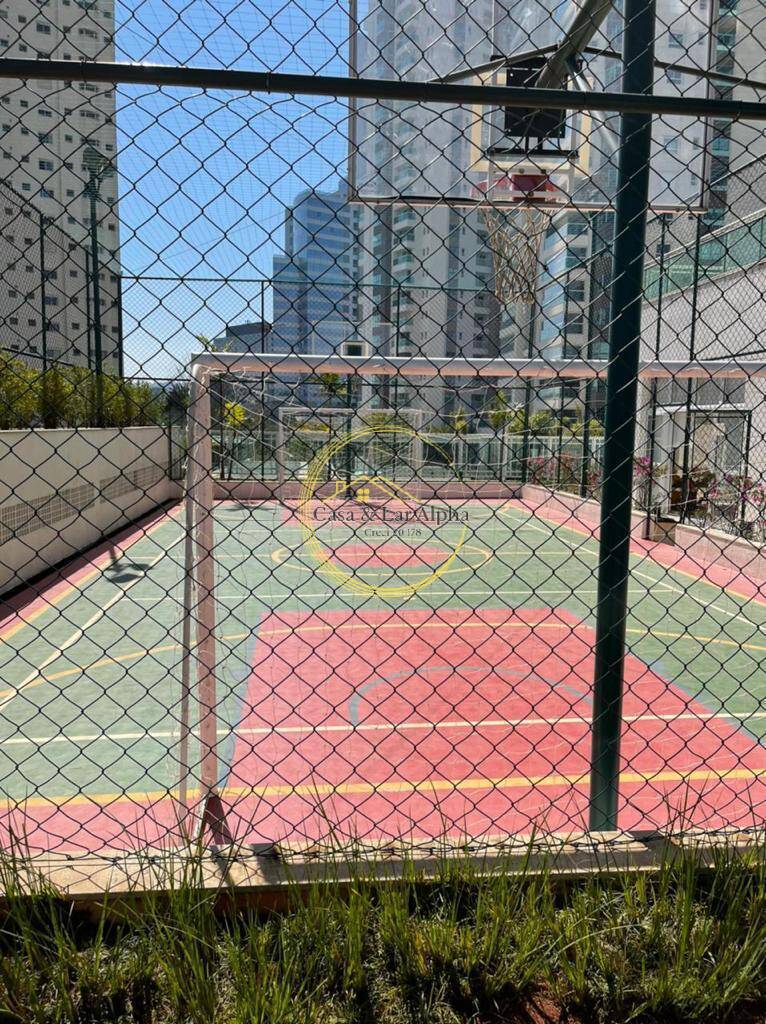 Apartamento para alugar com 3 quartos, 176m² - Foto 25